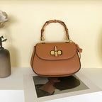 Bolsa Feminina com Alça de Bambu